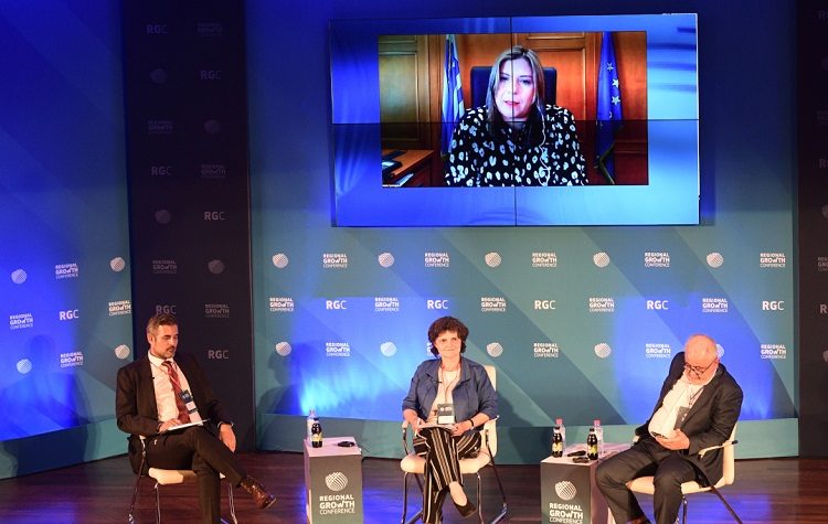 Μαρία Συρεγγέλα: Τέλος Ιουνίου, αρχές Ιουλίου οι αιτήσεις για τις «Νταντάδες της Γειτονιάς»