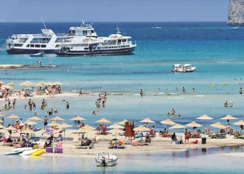 Οικονομία: Τουρίστες, αλλά ποιοι;