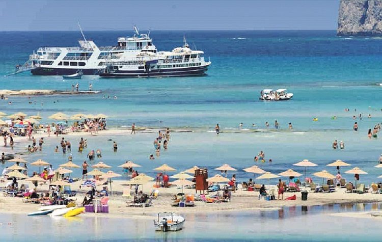 Οικονομία: Τουρίστες, αλλά ποιοι;