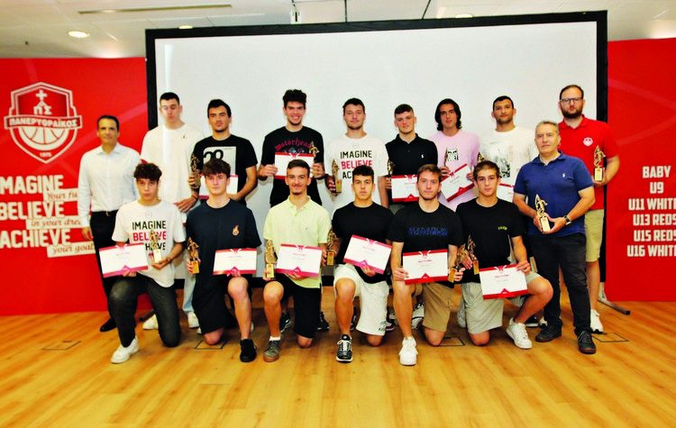 Πανερυθραϊκό «Buzzer beater day» μετά από τρία χρόνια