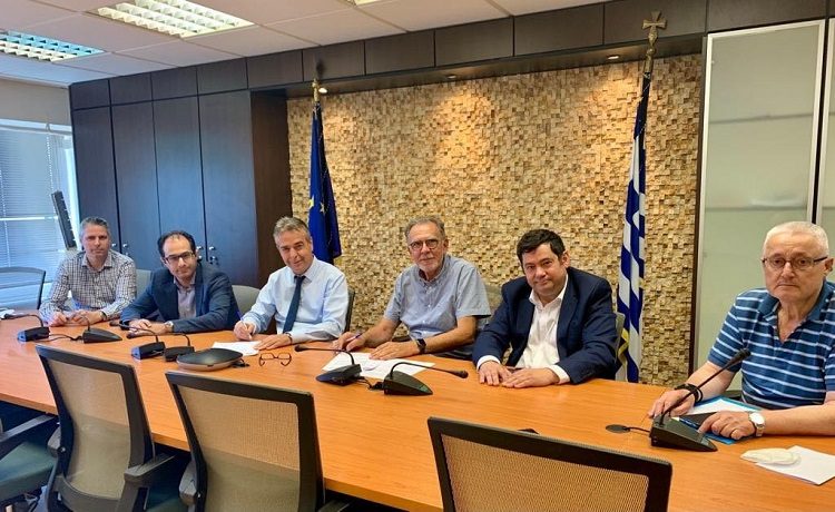 Έπεσαν οι υπογραφές με νέο ανάδοχο για τα σχολεία στο Ηλιακό Χωριό