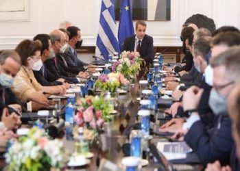 Fuel Pass: Αυξάνεται στα 80 ευρώ η επιδότηση στα καύσιμα - Στα 100 ευρώ στα νησιά