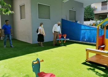 Επίσκεψη Αμπατζόγλου στο υπό ανακαίνιση 11ο Νηπιαγωγείο Αμαρουσίου