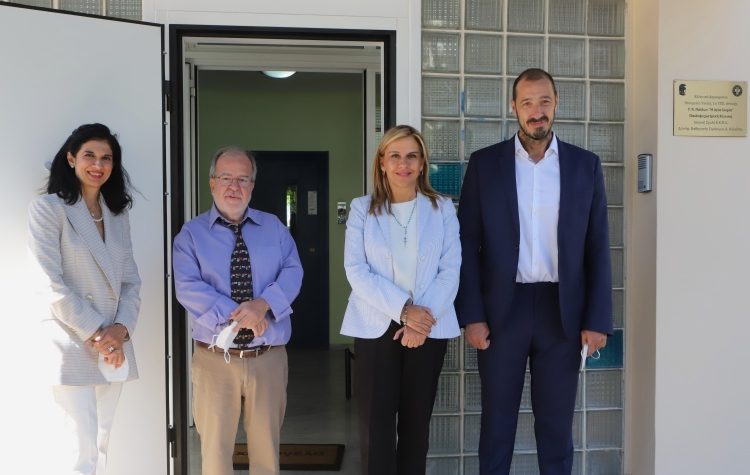 Αυτοψία Ζ. Ράπτη σε ανακαινισμένα ιατρεία του Νοσοκομείου Παίδων «Αγία Σοφία»