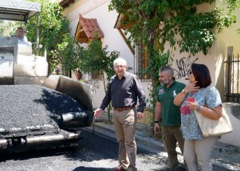 Αυτοψία Αμπατζόγλου στην ασφαλτόστρωση της οδού Θέμιδος