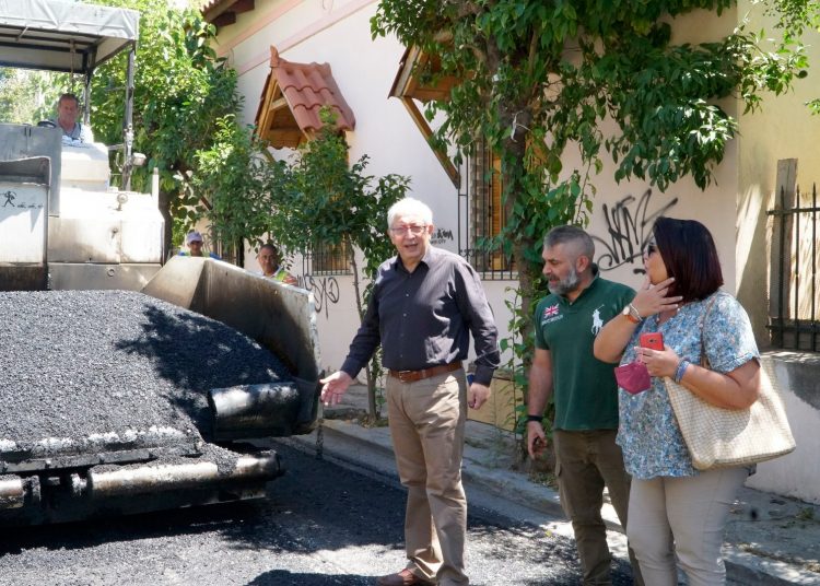 Αυτοψία Αμπατζόγλου στην ασφαλτόστρωση της οδού Θέμιδος