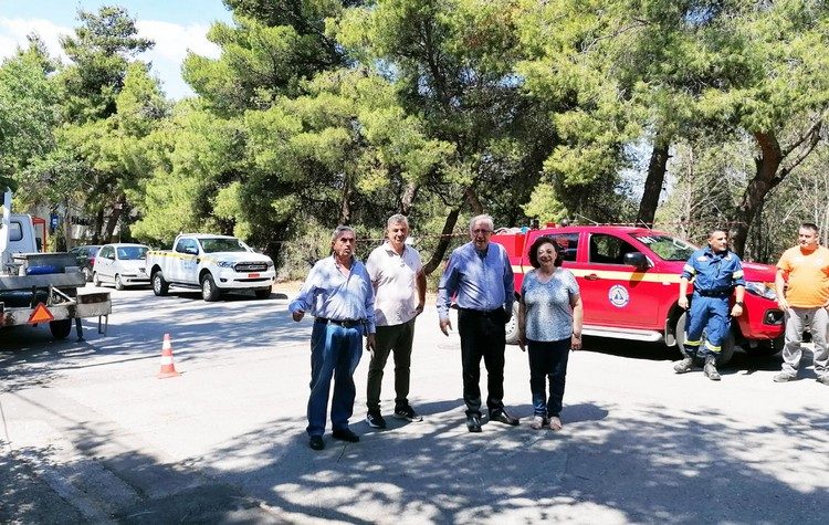 Τις αποψιλώσεις και κοπές επικίνδυνων κλαδιών στη Νέα Λέσβο επέβλεψε δήμαρχος Θ. Αμπατζόγλου