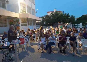 Το «ουράνιο τόξο» των φυλών της Ινδίας άνθισε πάνω από το Β΄ Γυμνάσιο