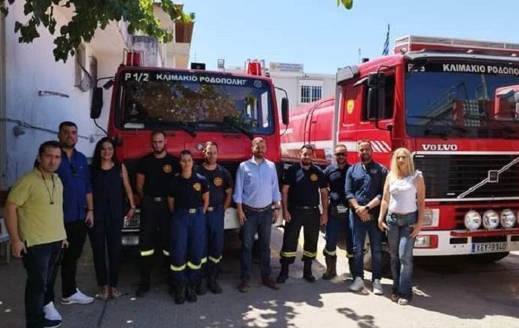 Επίσκεψη ΠΑΣΟΚ στα εθελοντικά κλιμάκια: «Ύψιστο χρέος η υποστήριξή τους»