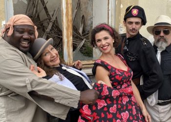 ΔΗ.ΠΕ.ΘΕ. Καλαμάτας: «Τρελοί έρωτες σε σκοτεινούς καιρούς ή απλά…. Λα Μοσκέτα» στις 22/7 στο Κηποθέατρο Παπάγου