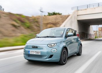 Το FIAT 500, o επαναστάτης της αυτοκίνησης, γίνεται 65 χρονών