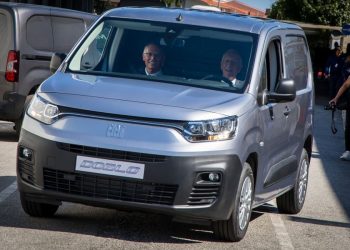 To νέο Doblò, συνοδεύει τον Πρόεδρο της Δημοκρατίας της Πορτογαλίας στο Mangualde