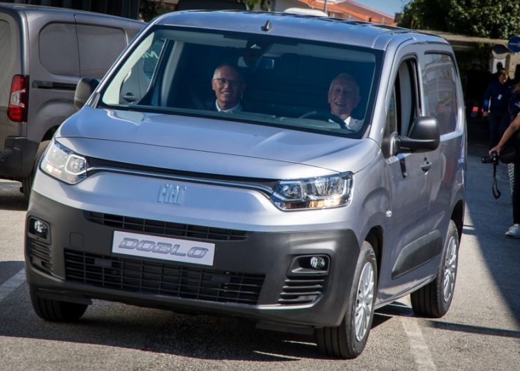 To νέο Doblò, συνοδεύει τον Πρόεδρο της Δημοκρατίας της Πορτογαλίας στο Mangualde