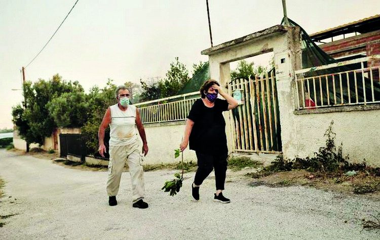 Πυρκαγιά στο Πεντελικό: Νέα «εγκαύματα» στο πολύπαθο βουνό