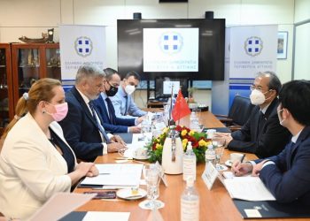 Συνάντηση Πατούλη με το νέο πρέσβη της Κίνας Σιάο Τζουντσένγκ