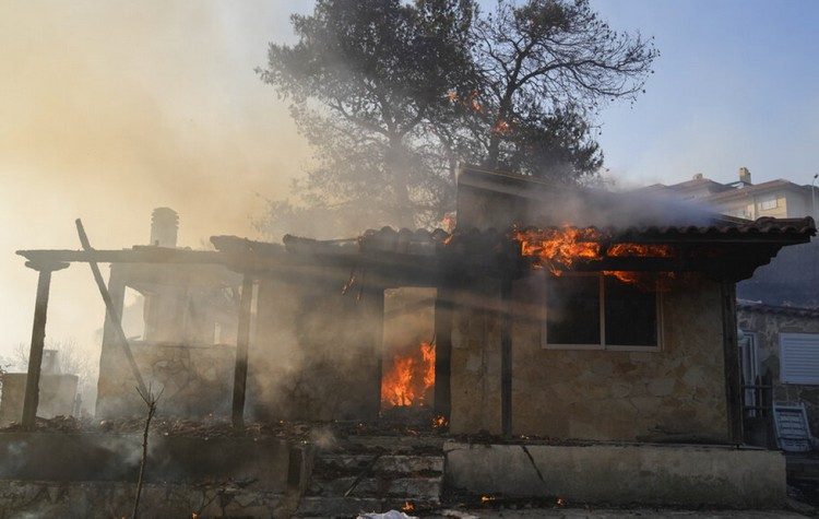 Δήμος Παλλήνης: Συνολικά 128 «κόκκινα» και «κίτρινα» κτίρια από τη φωτιά