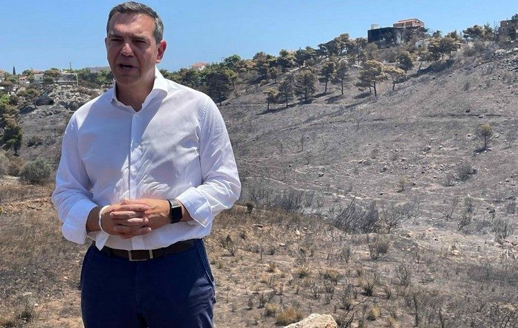Στις καμένες περιοχές της Πεντέλης βρέθηκε ο Αλέξης Τσίπρας