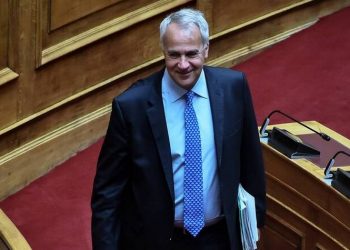 «Μέση λύση» από ΥΠΕΣ για τα προ ημερήσιας διάταξης θέματα στα Δημοτικά Συμβούλια