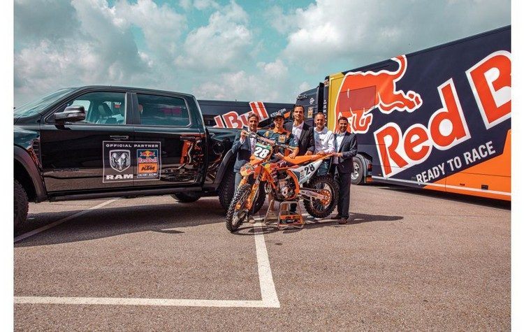 Οι RAM και Red Bull KTM Factory Racing ενώνουν τις δυνάμεις τους στις μάχες των αγώνων μοτοσυκλέτας