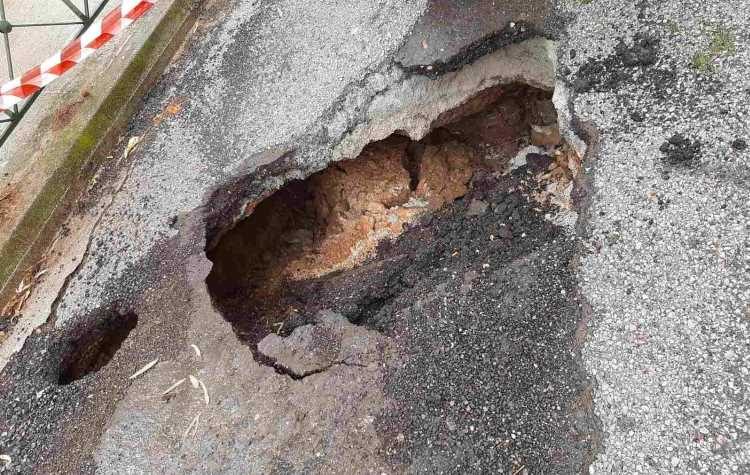 «Χαλάνδρι σε Δράση»: «Με τις πρώτες μπόρες οι δρόμοι άνοιξαν σαν… χαρτί»