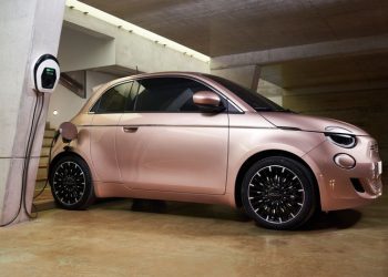 To νέο ηλεκτρικό FIAT 500 έχει το απόλυτο 10 στις δοκιμές του Green NCAP