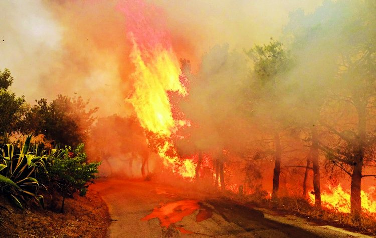 Πατριώτες, καιγόμαστε!