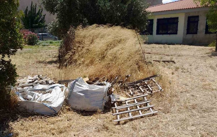 «Δήμος μπροστά+»: Απαράδεκτες εικόνες στον προαύλιο χώρο των σχολείων του Ηλιακού Χωριού