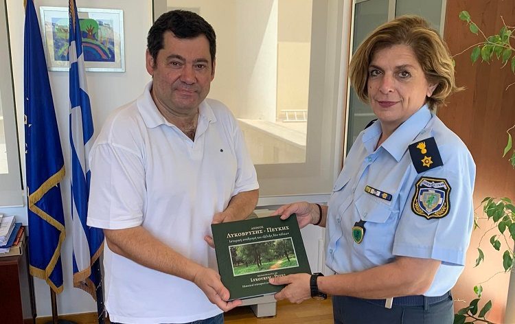 Θέματα ασφαλείας συζήτησαν ο δήμαρχος με τη διοικητή του Α.Τ. Πεύκης