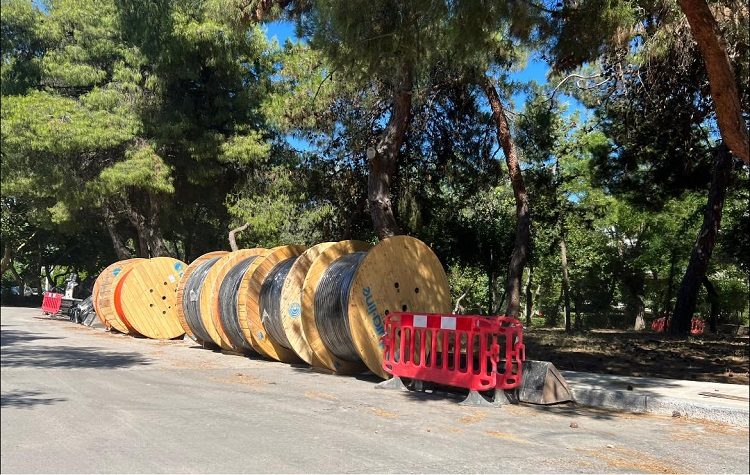 Τοποθετούνται οπτικές ίνες 55 χιλιομέτρων για γρήγορο ίντερνετ