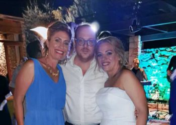 Nτύθηκε γαμπρός ο Θάνος Τσιαμπάς - Ευχές από την Κρίστη Αγαπητού