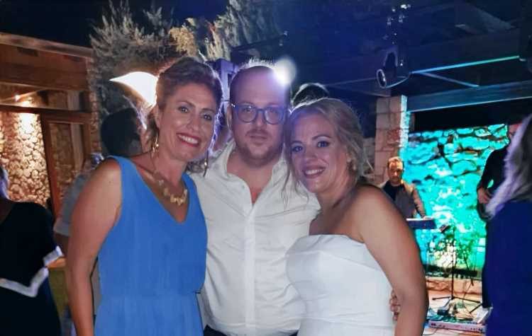 Nτύθηκε γαμπρός ο Θάνος Τσιαμπάς - Ευχές από την Κρίστη Αγαπητού