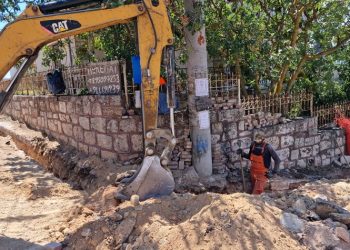 Άρχισαν τα έργα υπογειοποίησης των εναέριων καλωδίων της ΔΕΗ στον Βαρνάβα