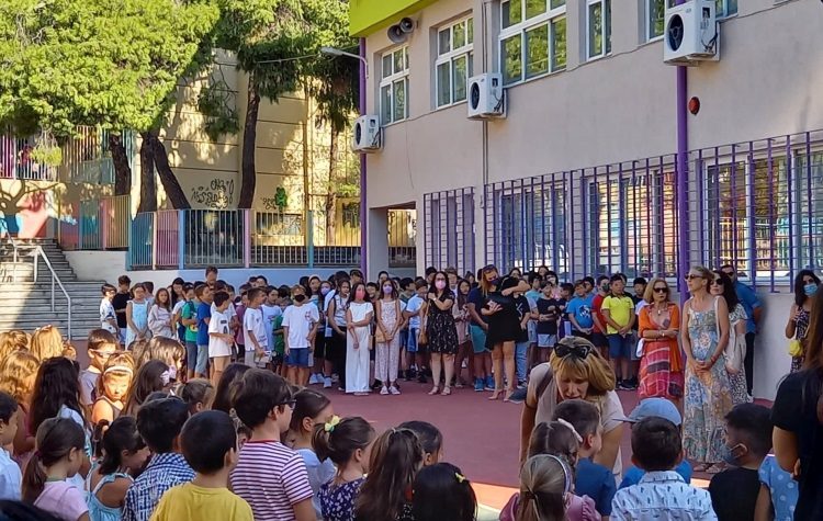 «Πρώτο κουδούνι»  με… μηνύματα αιρετών και Ένωσης γονέων