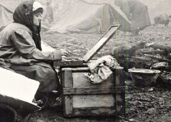 Θάλεια Φλωρά - Καραβία: Η πρώτη πολεμική ανταποκρίτρια στο μέτωπο της Μικρασίας