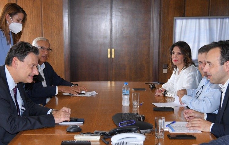 ΚΕΔΕ: «Η κυβέρνηση θα καλύψει το επιπλέον ενεργειακό κόστος των σχολείων»