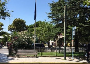 Αιματηρή επίθεση στην πλατεία Πλατάνου