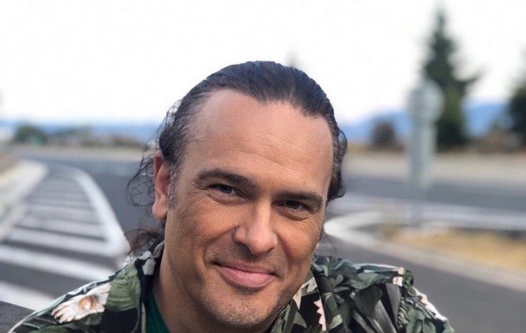 Κώστας Λειβαδάς: «Τα πιο μεγάλα ταξίδια γίνονται με την καρδιά και την φαντασία»