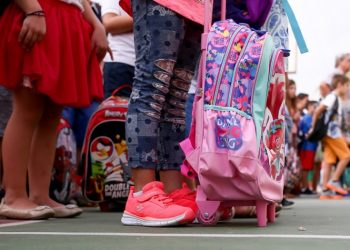 Μηνύματα αιρετών και Ένωσης γονέων για το «πρώτο κουδούνι»