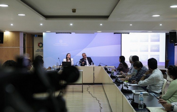 ΥΠΕΣ: Έρχονται 17.942 μόνιμες προσλήψεις ΑΣΕΠ, τι προβλέπεται για τους Δήμους