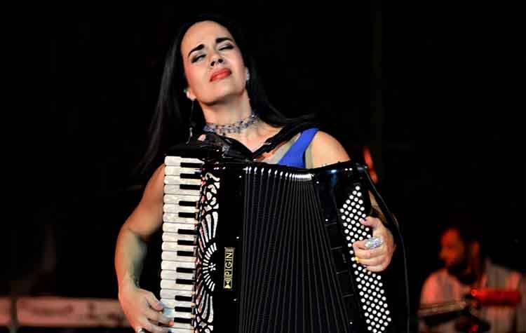 «Σμύρνη το Παρίσι του Λεβάντε» με τη Ζωή Τηγανούρια στην πλατεία Μικρασιατών