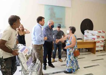 Δωρεάν διανομή ζωοτροφών για τα αδέσποτα