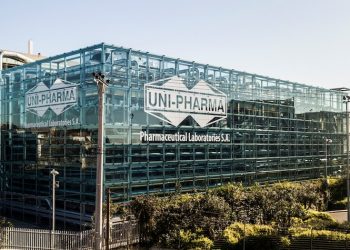 Δωρεά απινιδωτή στην Αθλητική Ένωση Σελλάδων Άρτας από την UNI-PHARMA SA