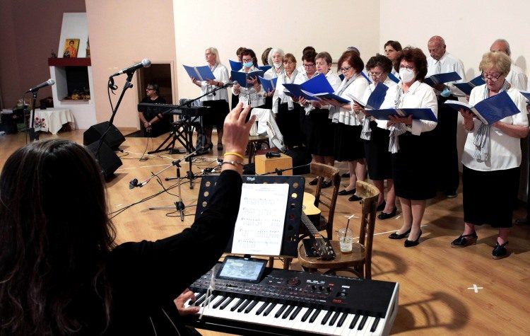 Χορωδία 60+ του Δήμου: Συνεχίζει με δυναμισμό και κέφι