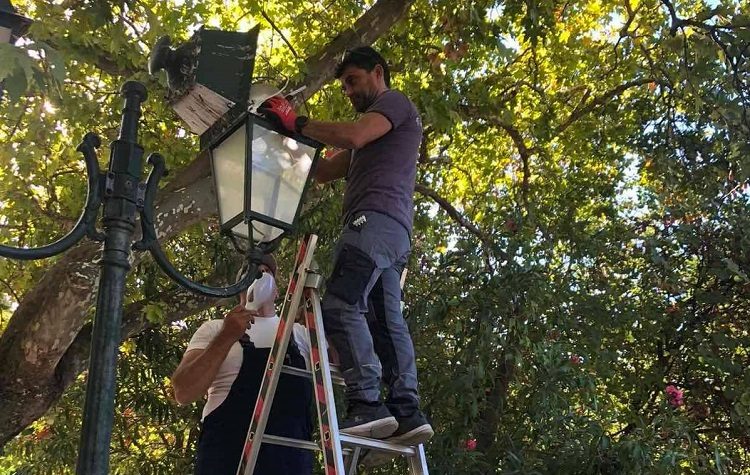 Φωτισμός LED στο παραδοσιακό κέντρο της πόλης