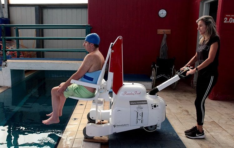 Συνεχίζει τα προγράμματα κολύμβησης για ΑμεΑ ο Δήμος