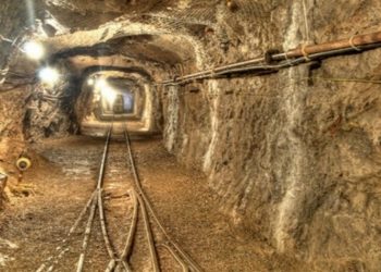 Φωκίδα: Ένας νεκρός και τρεις εγκλωβισμένοι στα μεταλλεία Βωξίτη