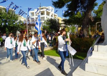 Φόρος τιμής στους αγωνιστές του ‘40 από μαθητές, συλλόγους και φορείς  του Αμαρουσίου