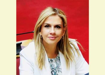 Ζωή Ράπτη στην «Α»: «Να αποκαταστήσουμε την ευημερία στη ζωή μας»