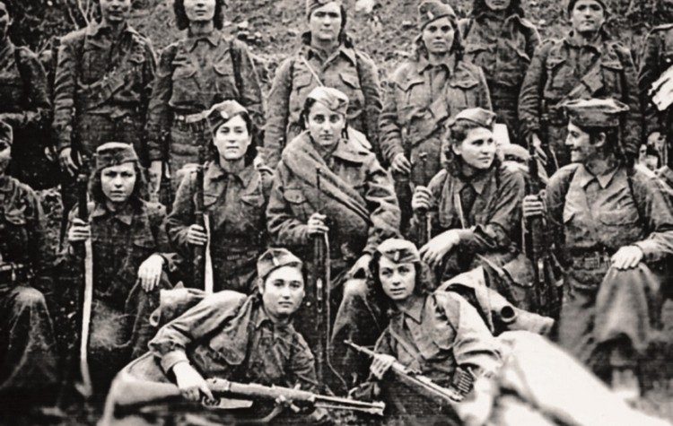 Υπόκλιση στην Ελληνίδα του αγώνα