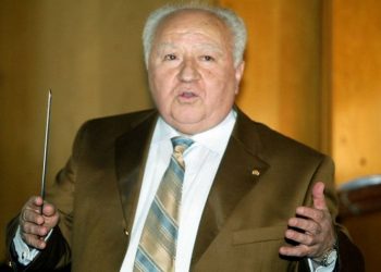 Πέθανε ο σεισμολόγος Βασίλης Παπαζάχος